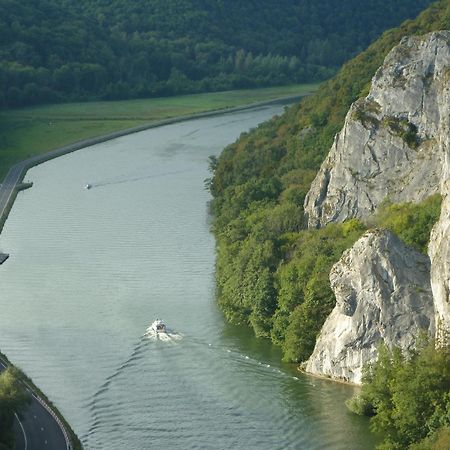 Вилла Le Refuge Hastiere-par-dela Экстерьер фото